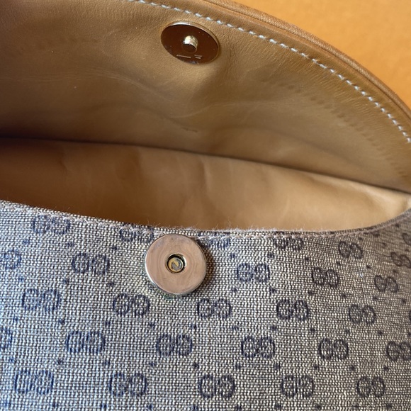 CURRENTLY RESERVED FOR KELLY Authentic GUCCI Pochette Vintage - Picture 8 of 15